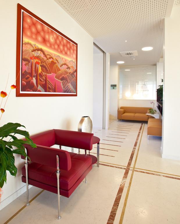 Breaking Business Hotel Mosciano SantʼAngelo المظهر الخارجي الصورة
